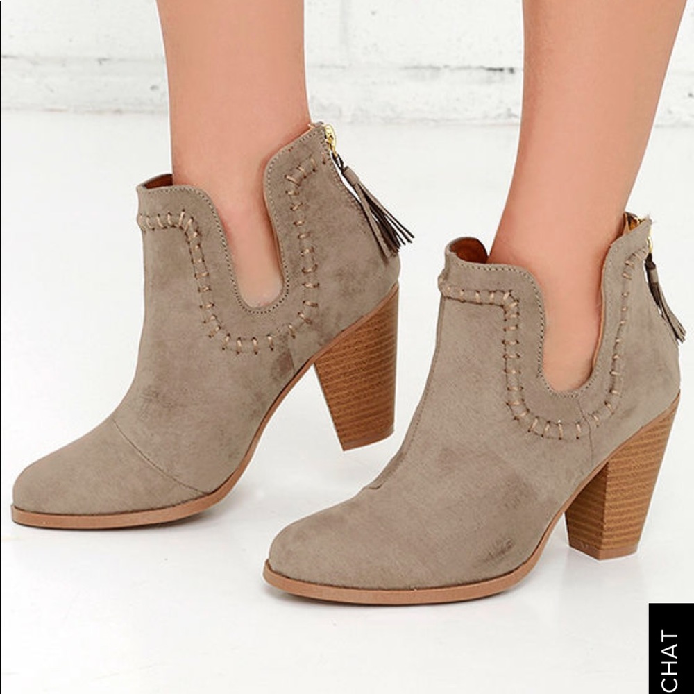 💛🧡Lulu’s suede booties 💛🧡